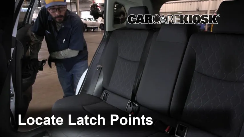 2022 Toyota Corolla Cross LE 2.0L 4 Cyl. Asientos de Carro